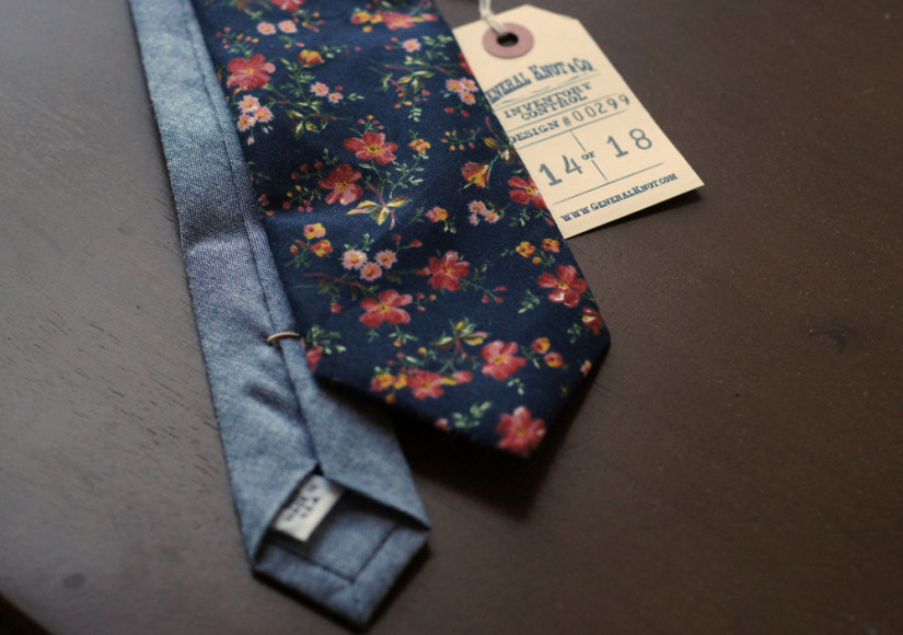 general knot floral necktie