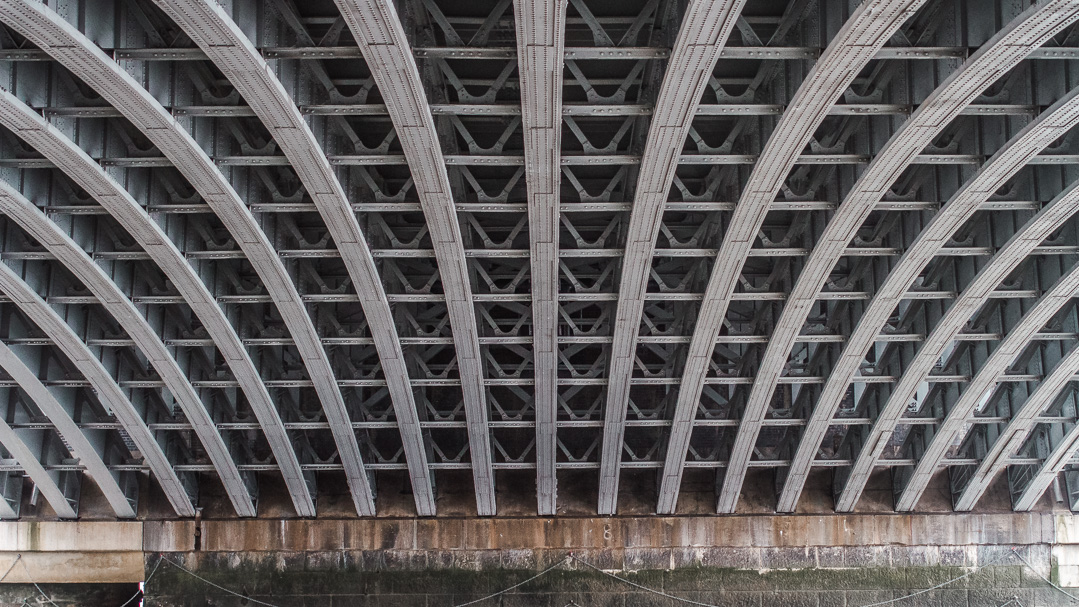 victoria embankment bridge